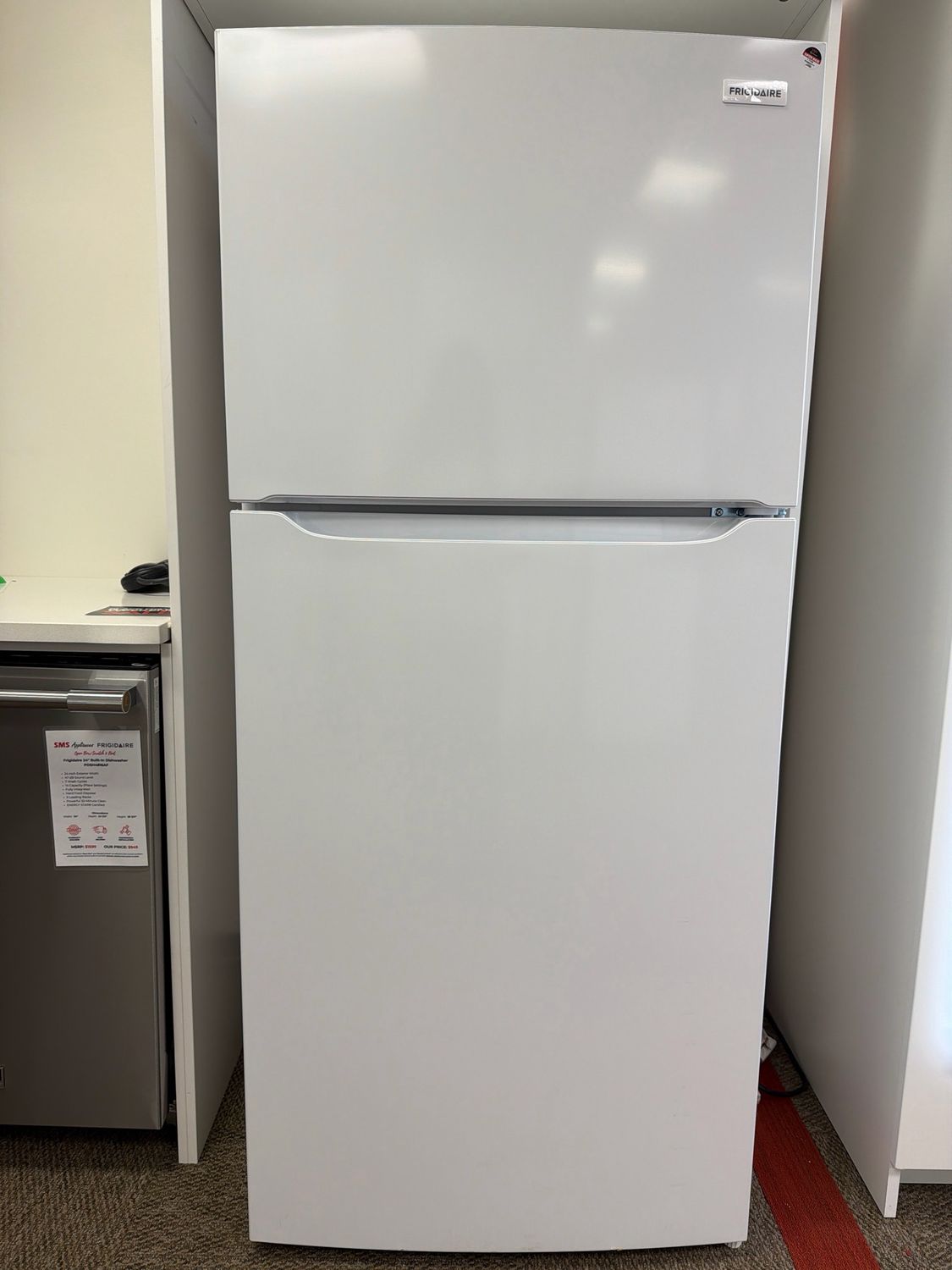 Open Box Frigidaire Top Freezer Fridge FRTE1835AW Open Box Frigidaire Top Freezer Fridge FRTE1835AW