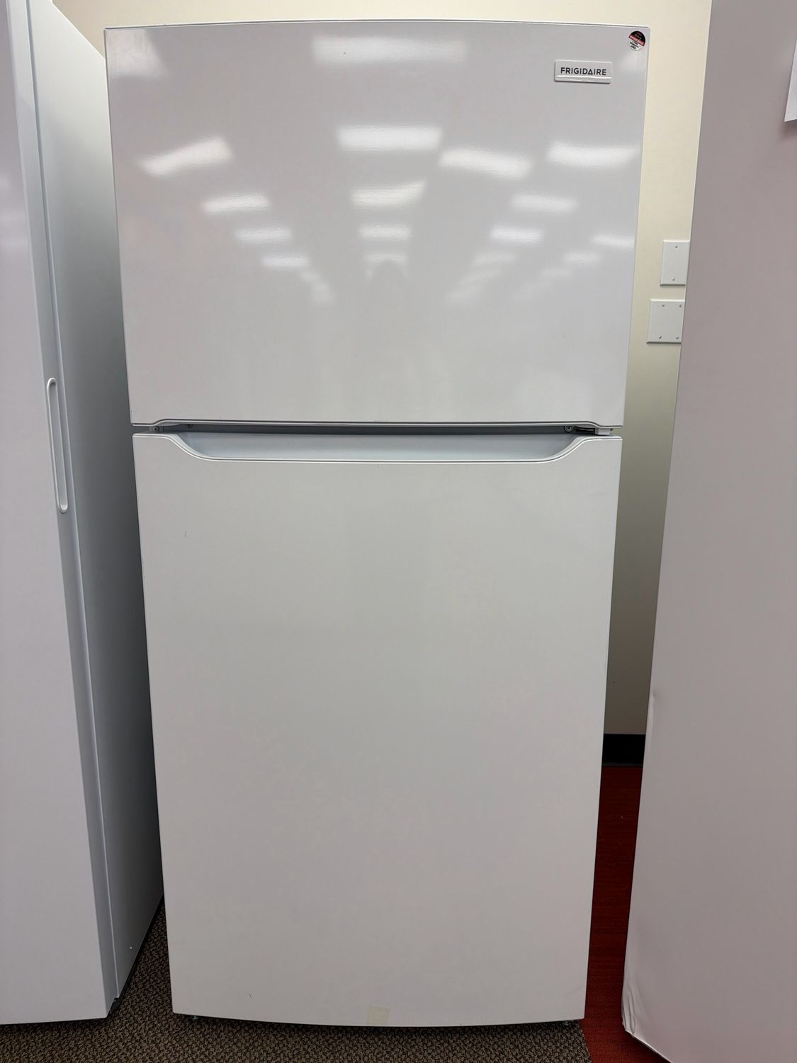 Open Box Frigidaire Top Freezer Refrigerator FFTR2045VW Open Box Frigidaire Top Freezer Refrigerator FFTR2045VW