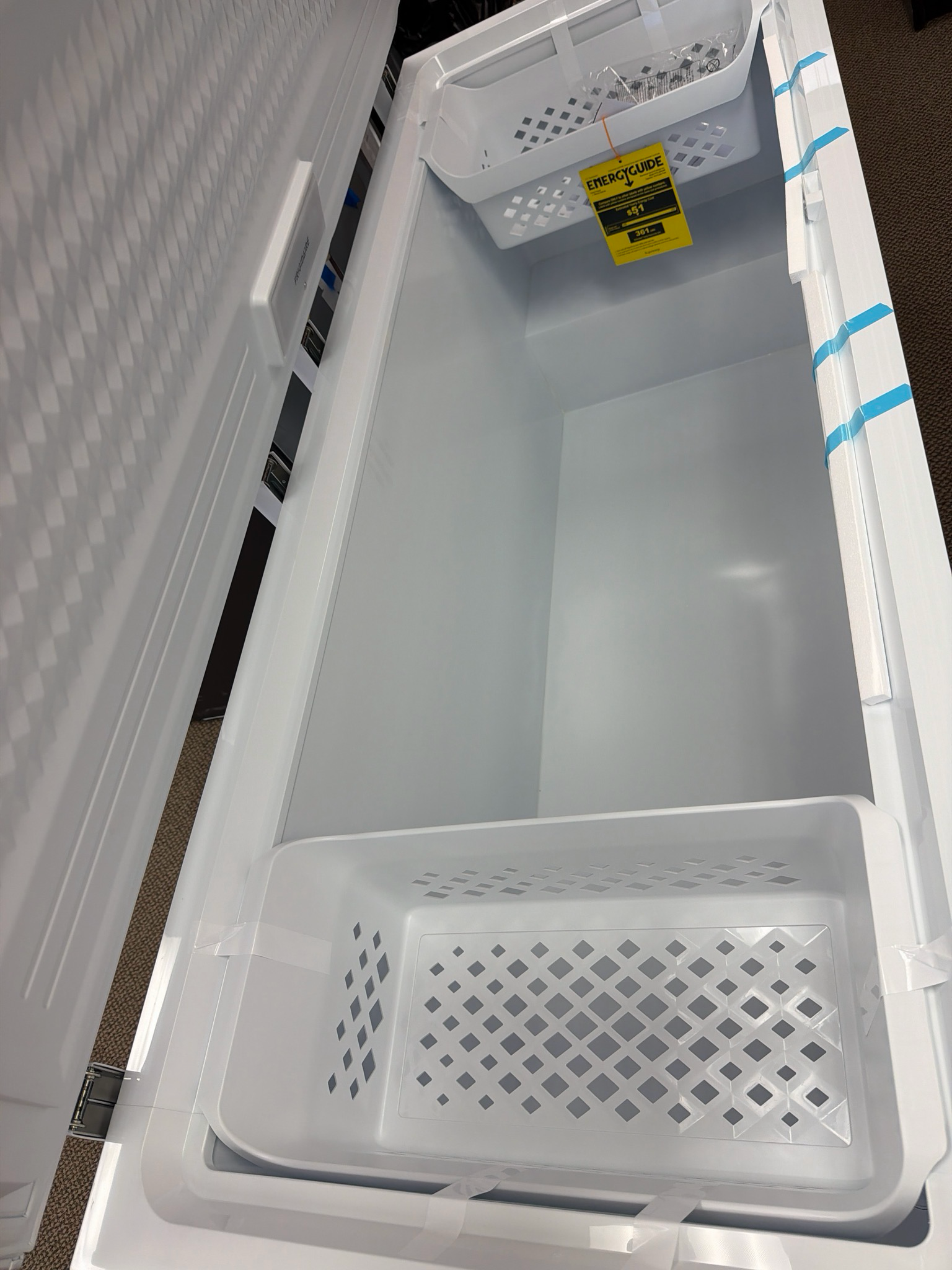 Open Box - Scratch & Dent Frigidaire Chest Freezer 19.8 cu.ft FFLC2042AW