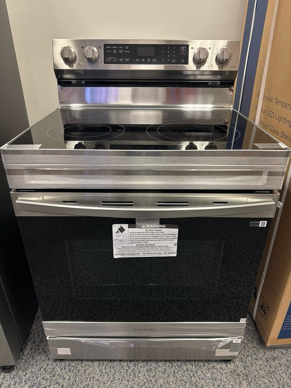 Open Box - Scratch & Dent Samsung Glass Top Stove NE63A6511SS/AC Open Box - Scratch & Dent Samsung Glass Top Stove NE63A6511SS/AC