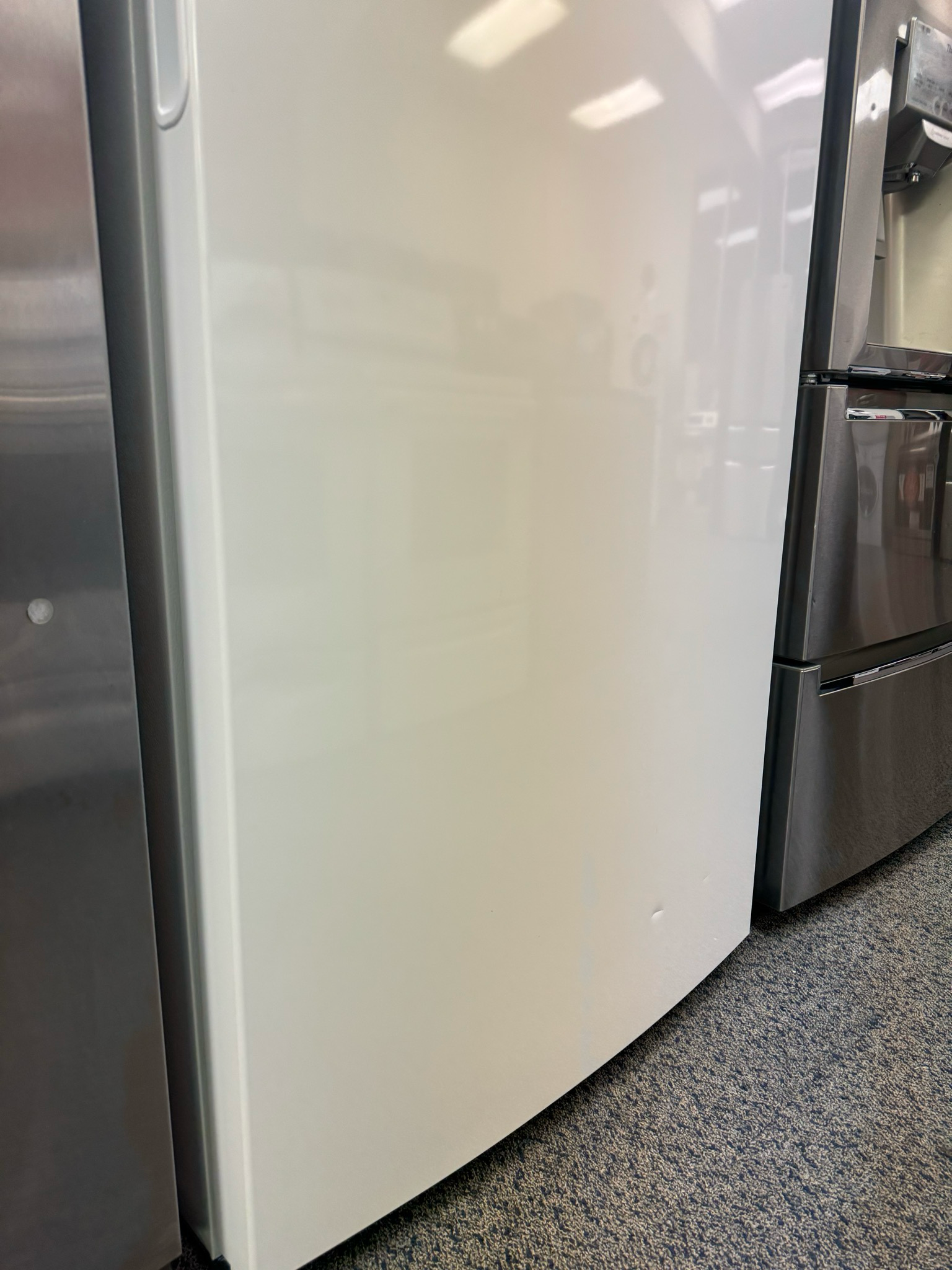 Frigidaire Upright Freezer 20 cu.ft FFUE2022AW