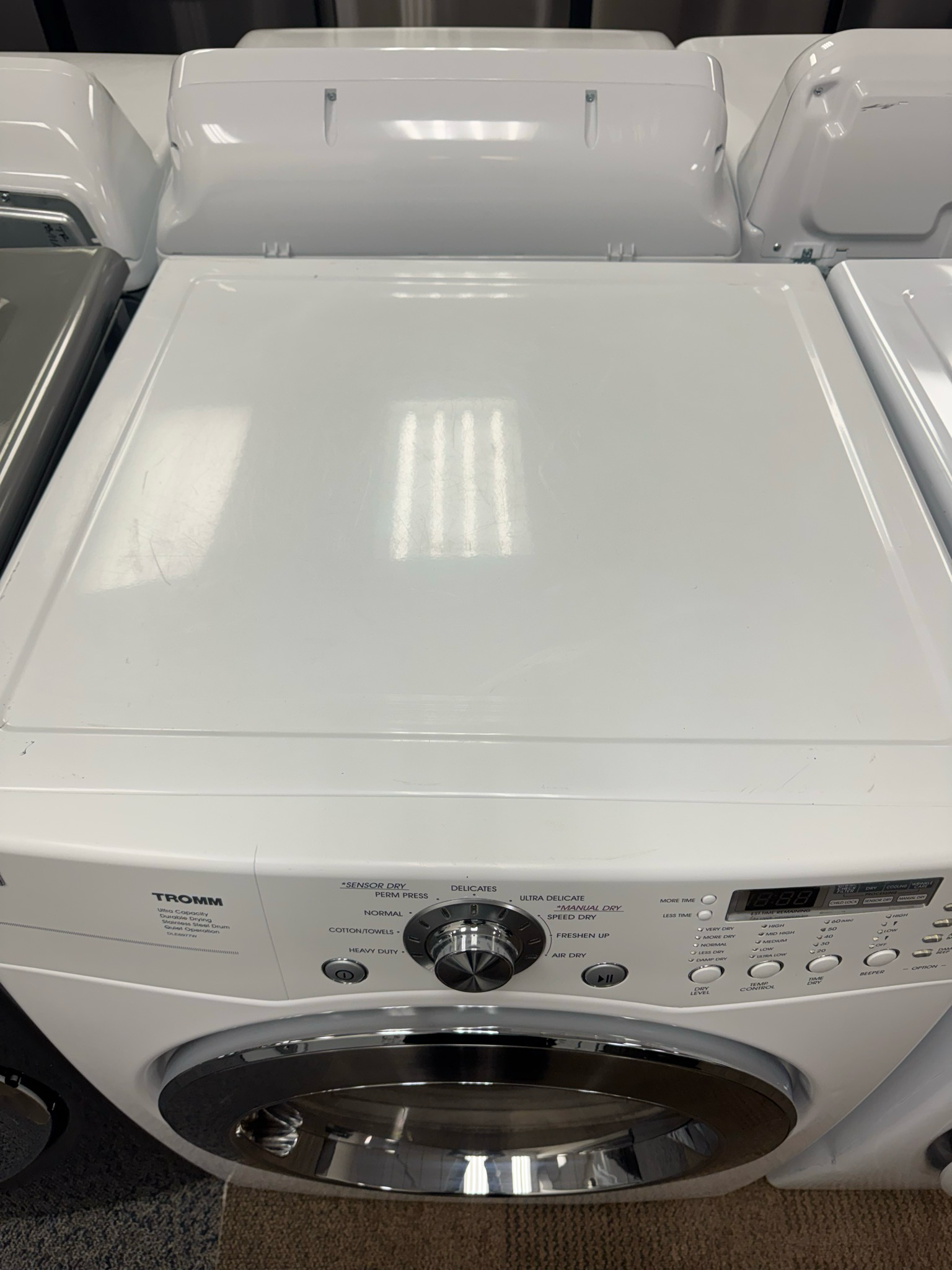 LG Dryer DLE6977W