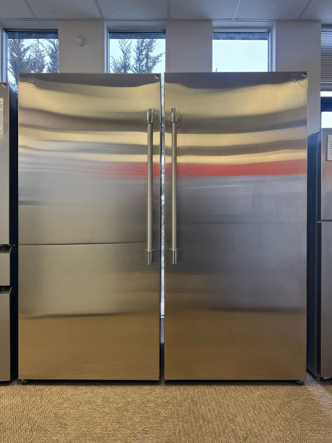 Open Box - Scratch & Dent Electrolux Upright Fridge & Freezer EI33AR80WS/EI33AR80WS