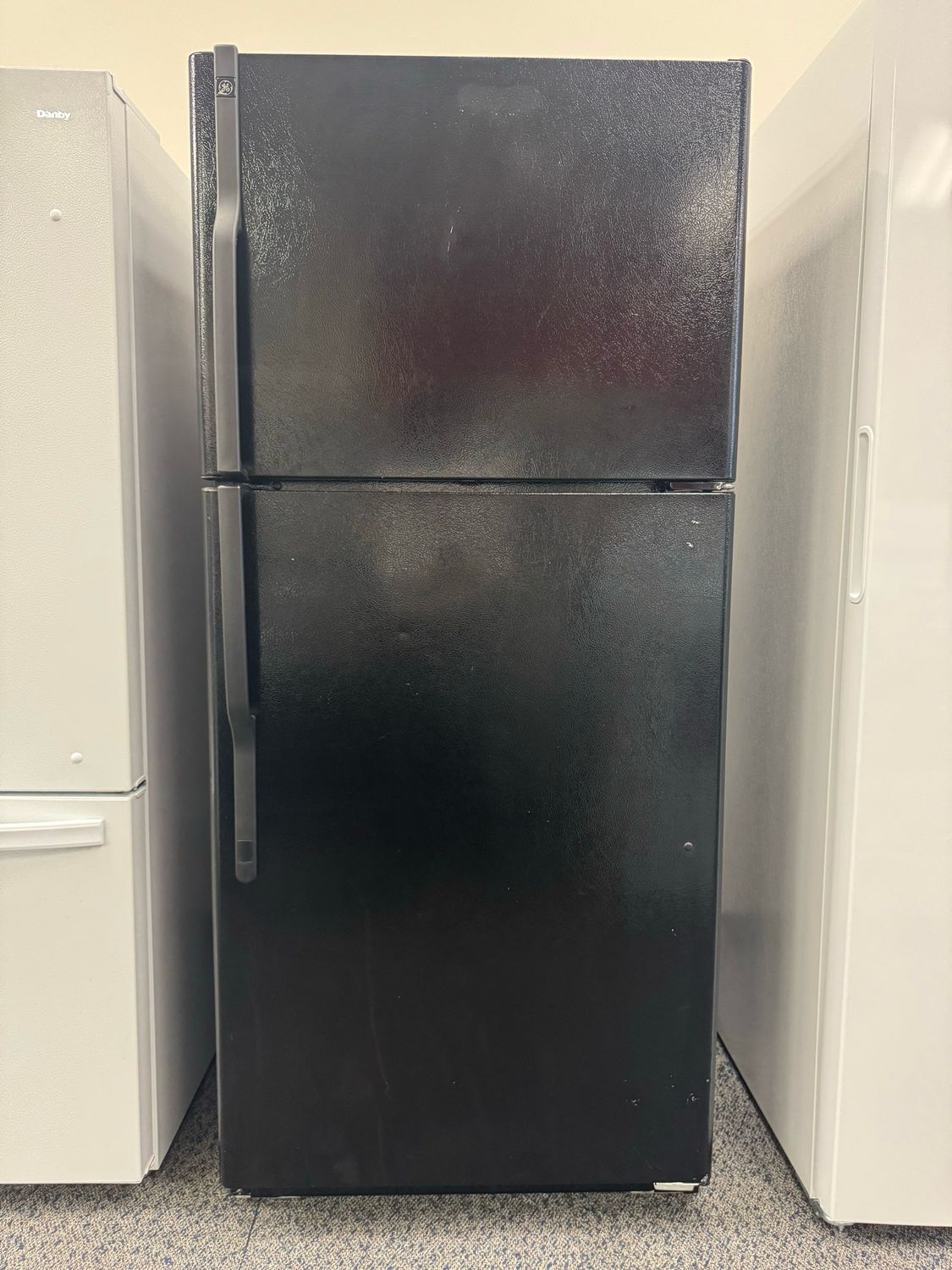 GE 30” Top Mount Fridge GTH181BXCRBB