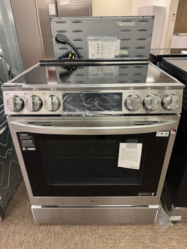Open Box - Scratch & Dent LG Induction Top Stove LSIL6336F