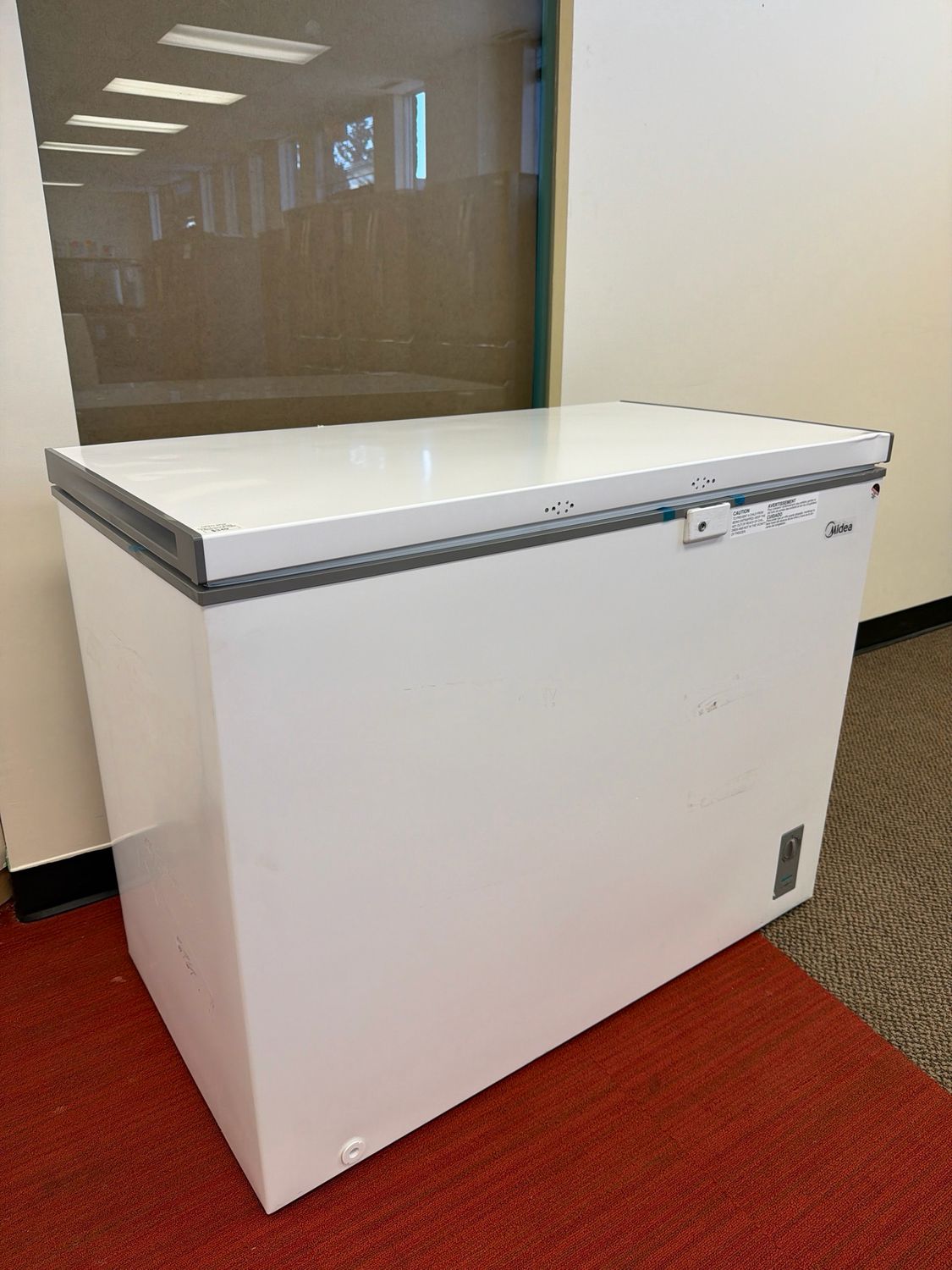 Open Box Chest Freezer Midea 10.4 c.u MRC10M5CWW