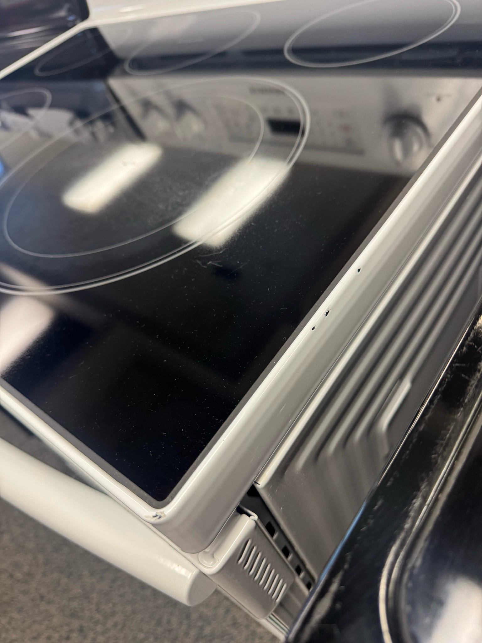 Samsung Glass Top Stove NE59M4320SW/AC