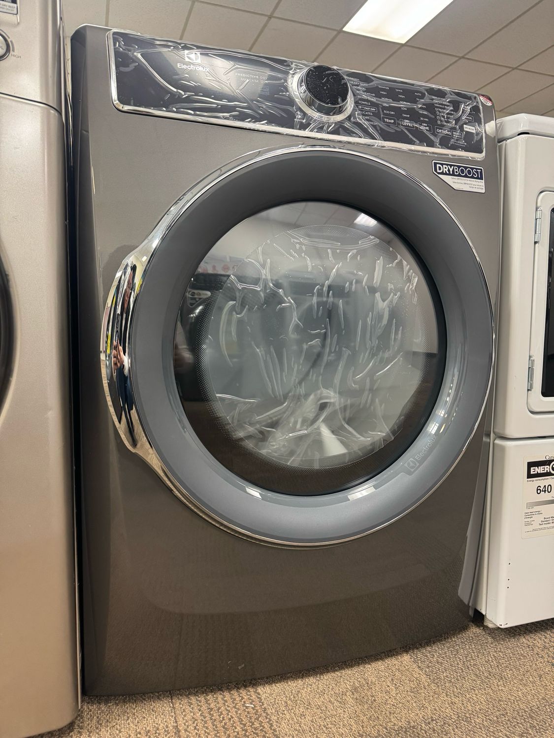 Open Box - Scratch & Dent Electrolux Gas Dryer ELFG7537AT Open Box - Scratch & Dent Electrolux Gas Dryer ELFG7537AT