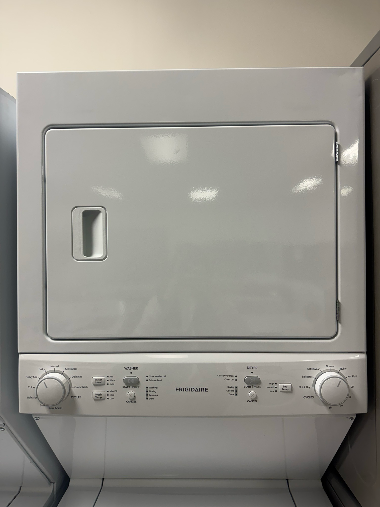 Frigidaire Laundry Centre CFLE3900UW
