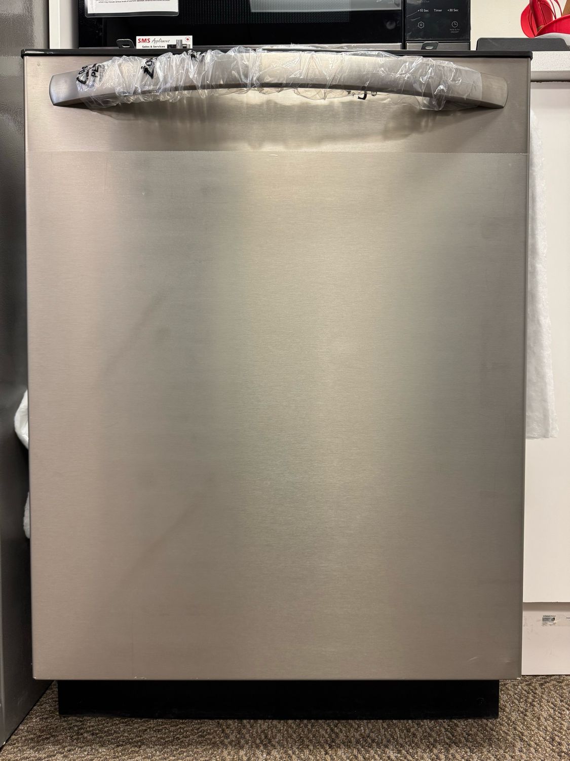 Open Box - Scratch & Dent Frigidaire 24” 52 dB Built-In Dishwasher FDPH431LAF Open Box - Scratch & Dent Frigidaire 24” 52 dB Built-In Dishwasher FDPH431LAF
