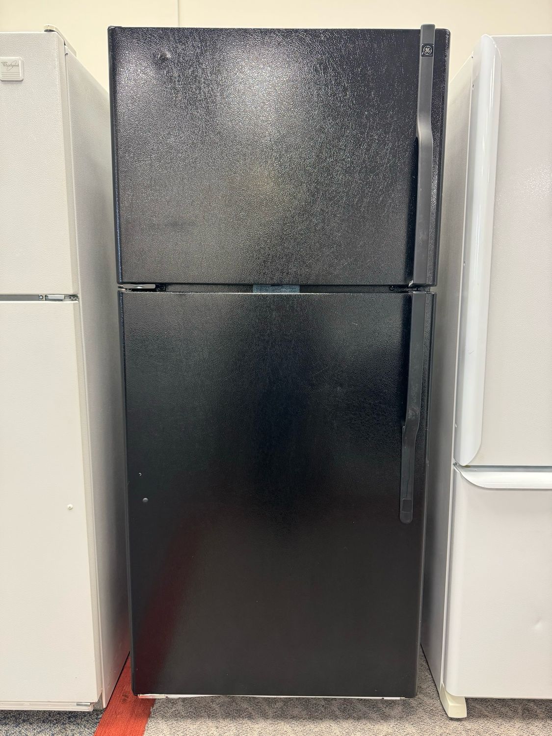 GE 30” Top Mount Fridge GE 30” Top Mount Fridge