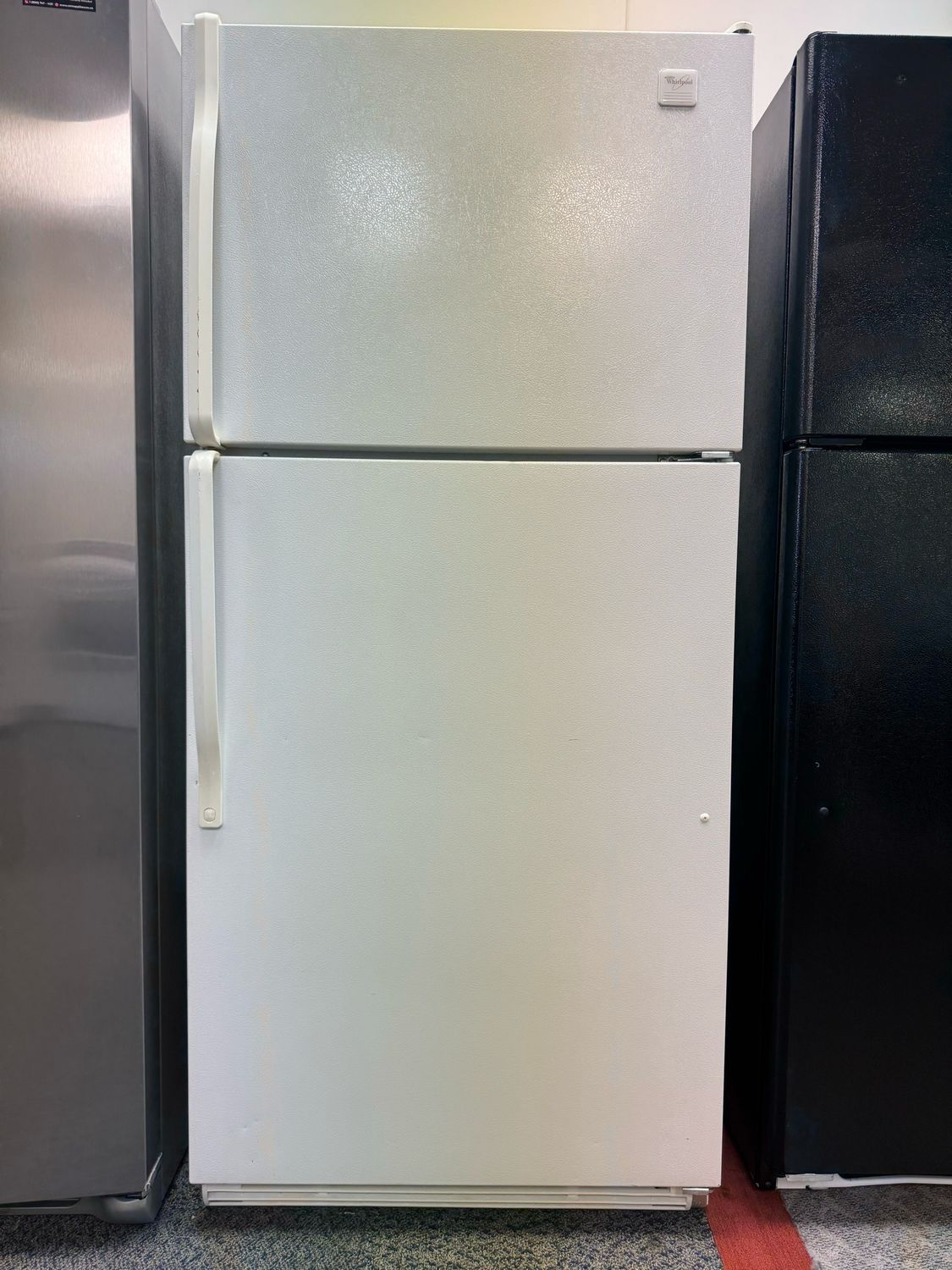 Whirlpool 30” Top Mount Fridge ET18GKXHW Whirlpool 30” Top Mount Fridge ET18GKXHW