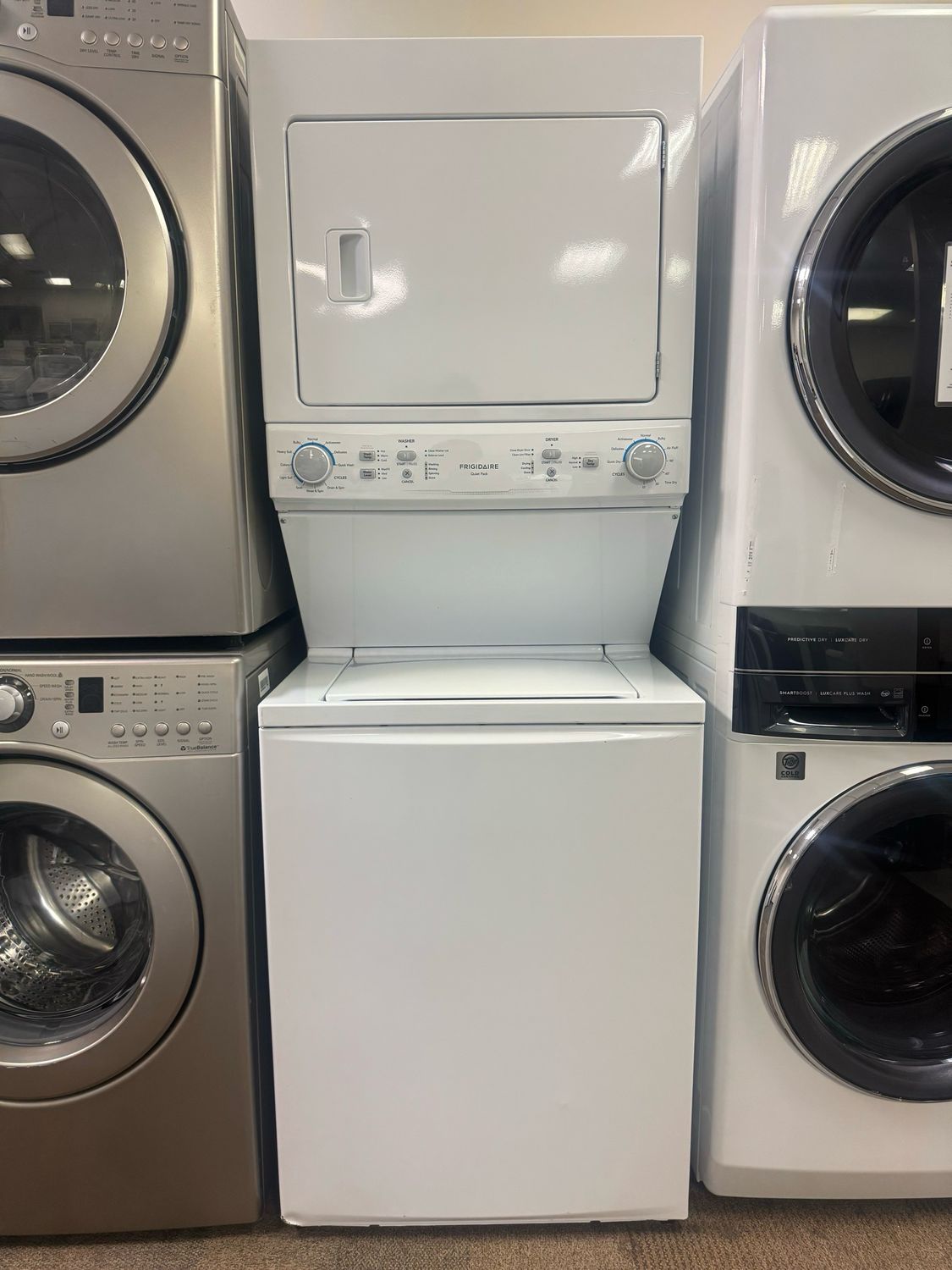 Frigidaire Laundry Centre FLCE752CAW
