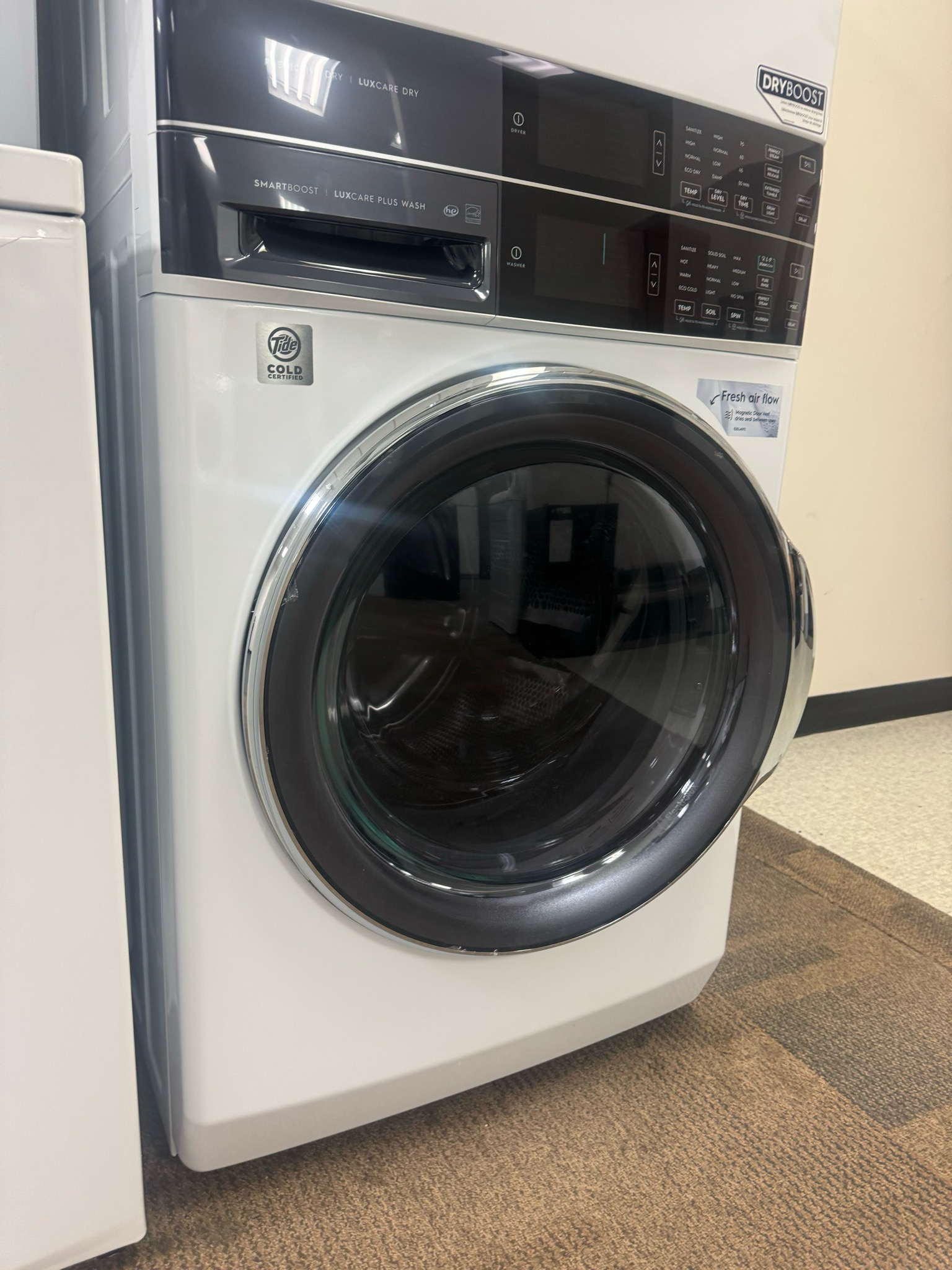 BRAND NEW Electrolux Laundry Tower ELTE760CAW