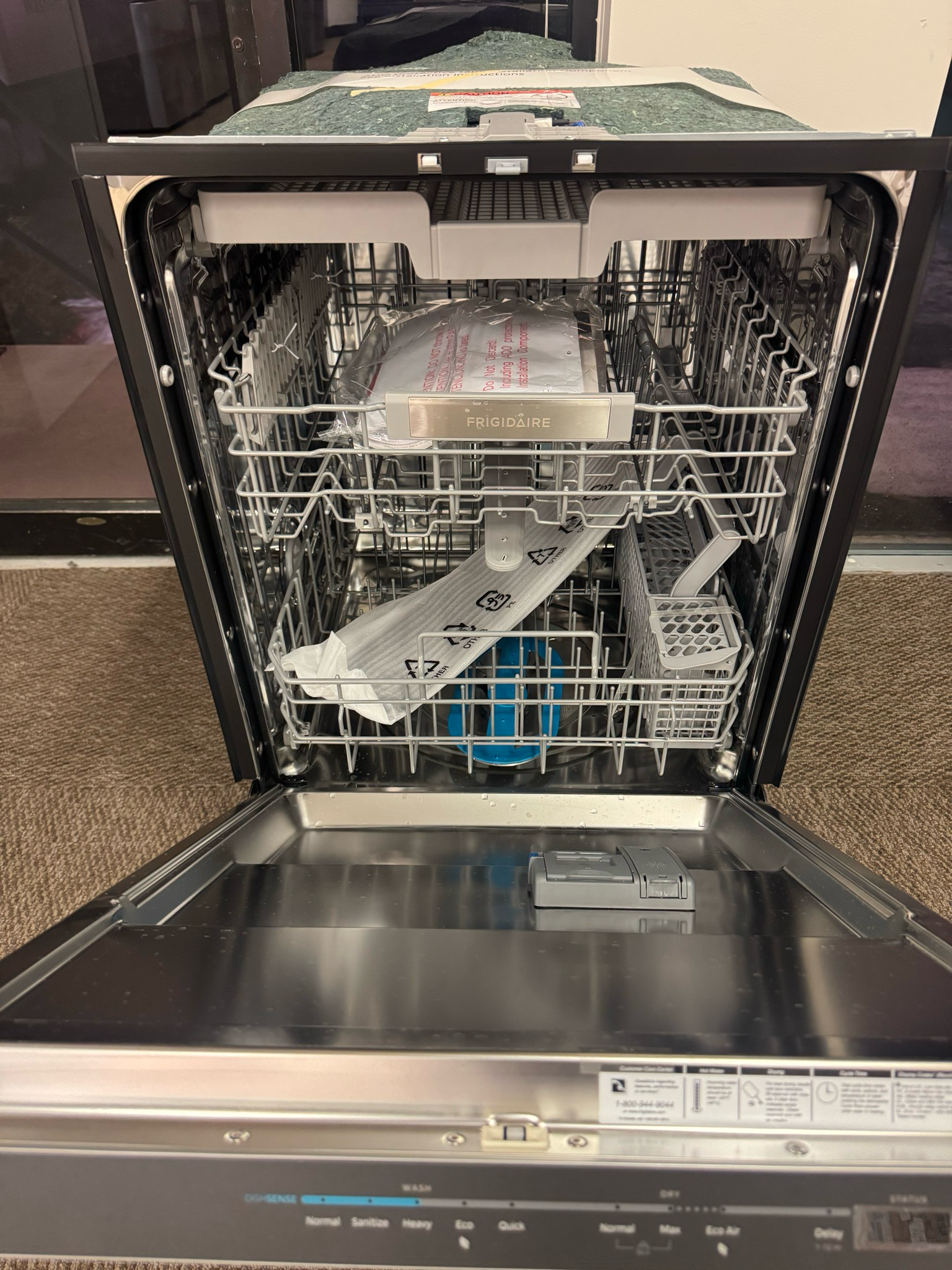 Open Box - Scratch & Dent Frigidaire 24” 49 db Dishwasher FDSH4502BF