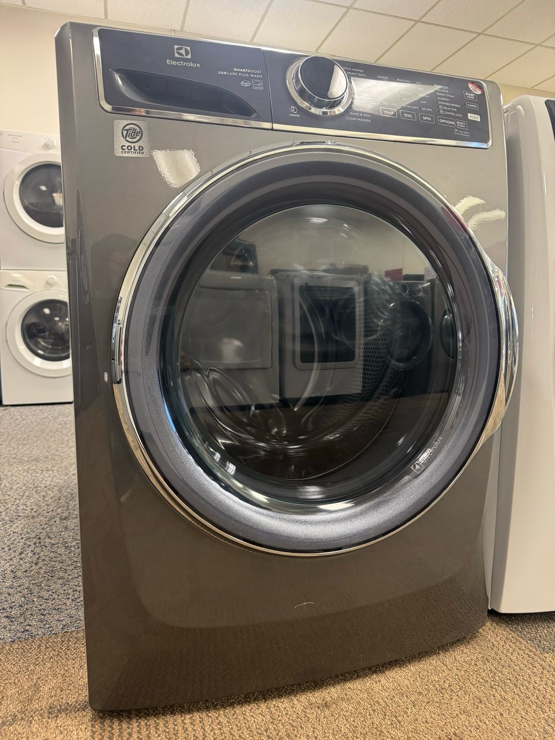 Open Box - Scratch & Dent Electrolux Front Load Washer ELFW7637AT