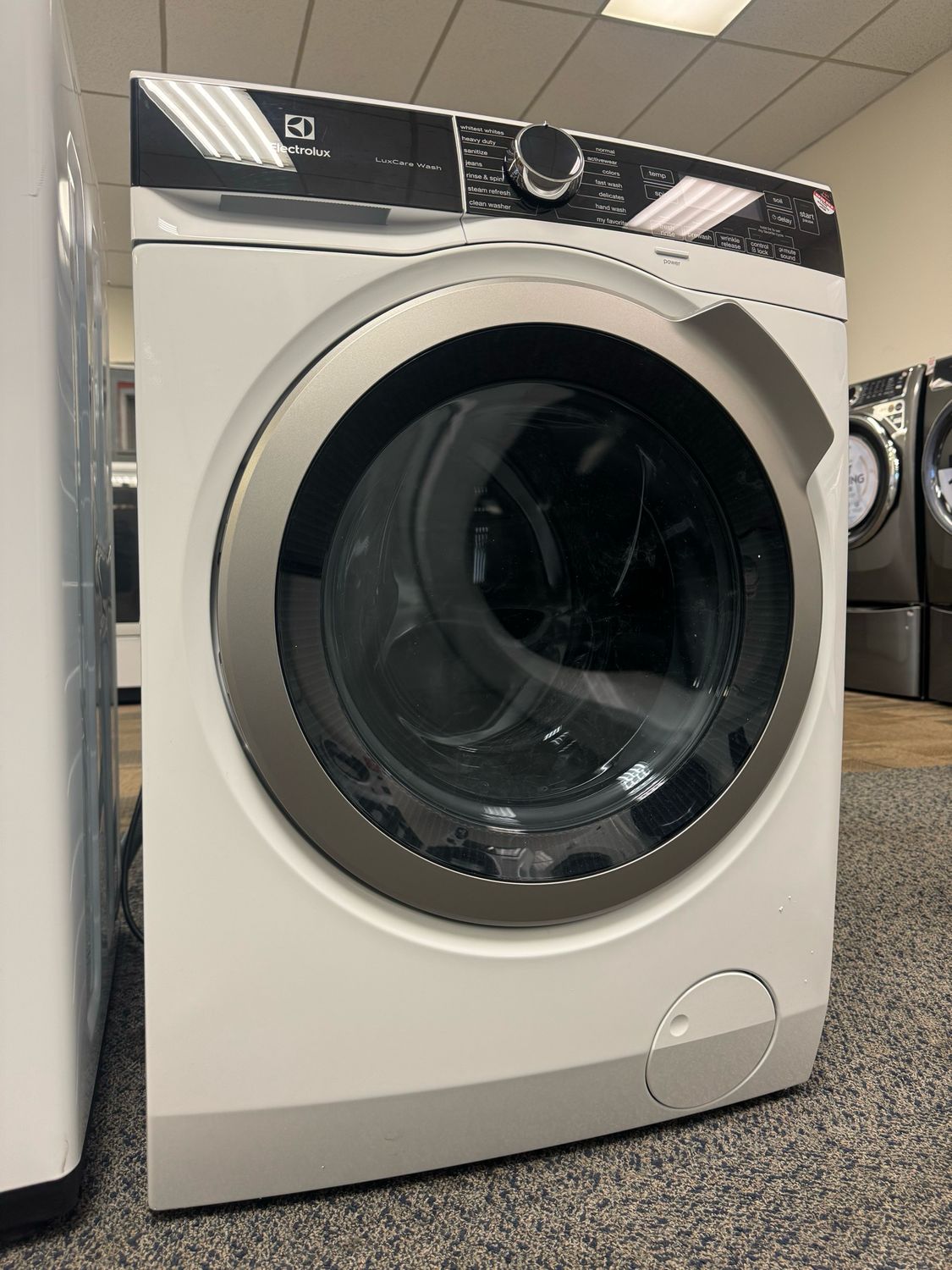 Open Box - Scratch & Dent Electrolux 24” Front Load Washer ELFW4222AQ