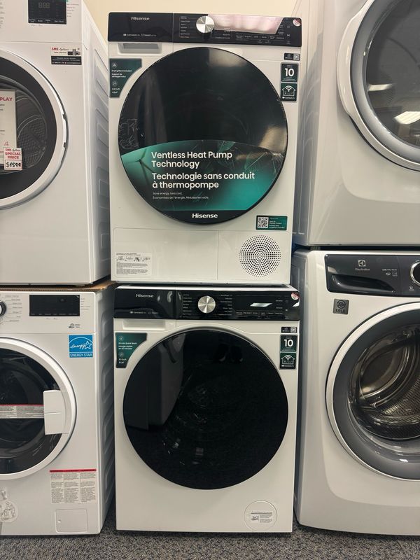 Open Box - Scratch & Dent Hisense 24” Washer & Dryer Set WF5S2845BW/DH5S452BW