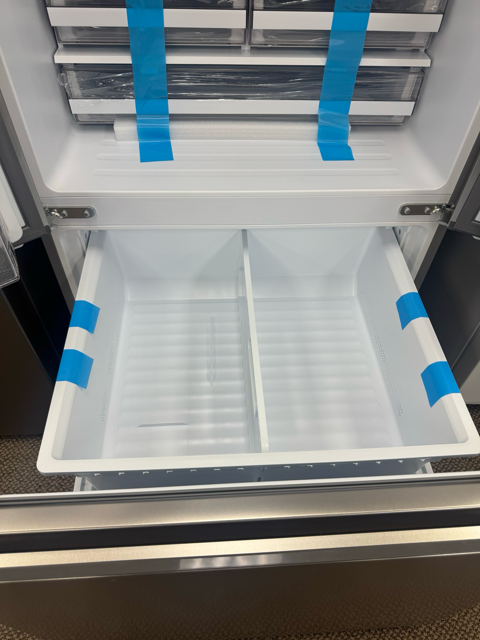 Open Box - Scratch & Dent Hisense 30” French Door Fridge RF21A3FSE