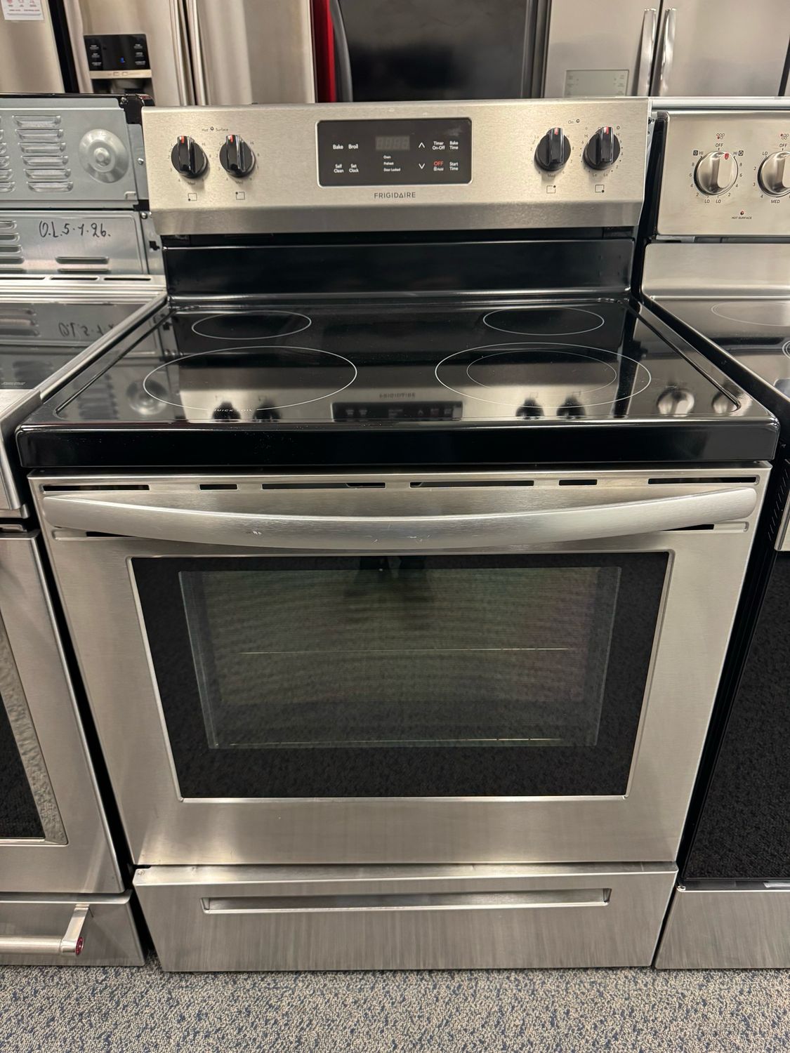 Refurbished Frigidaire Glass Top Stove CFEF3055TSE