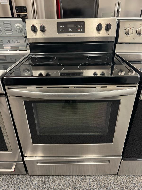 Refurbished Frigidaire Glass Top Stove CFEF3055TSE Refurbished Frigidaire Glass Top Stove CFEF3055TSE