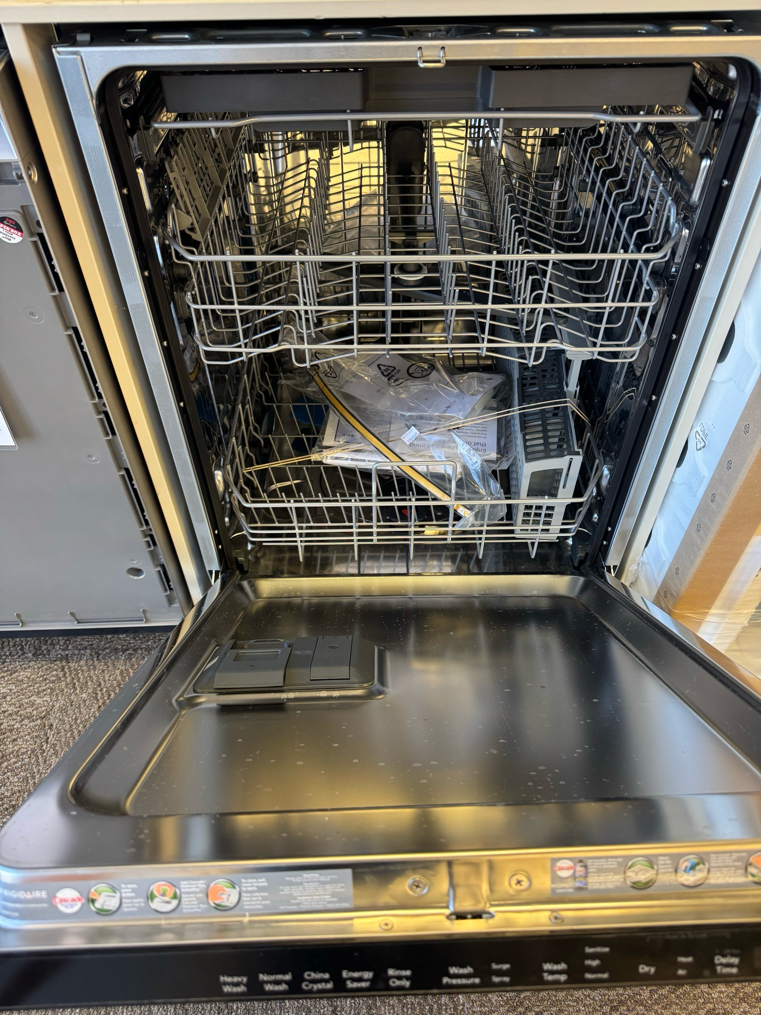 Open Box - Scratch & Dent Frigidaire 24” 49 db Dishwasher FDAR4501AP