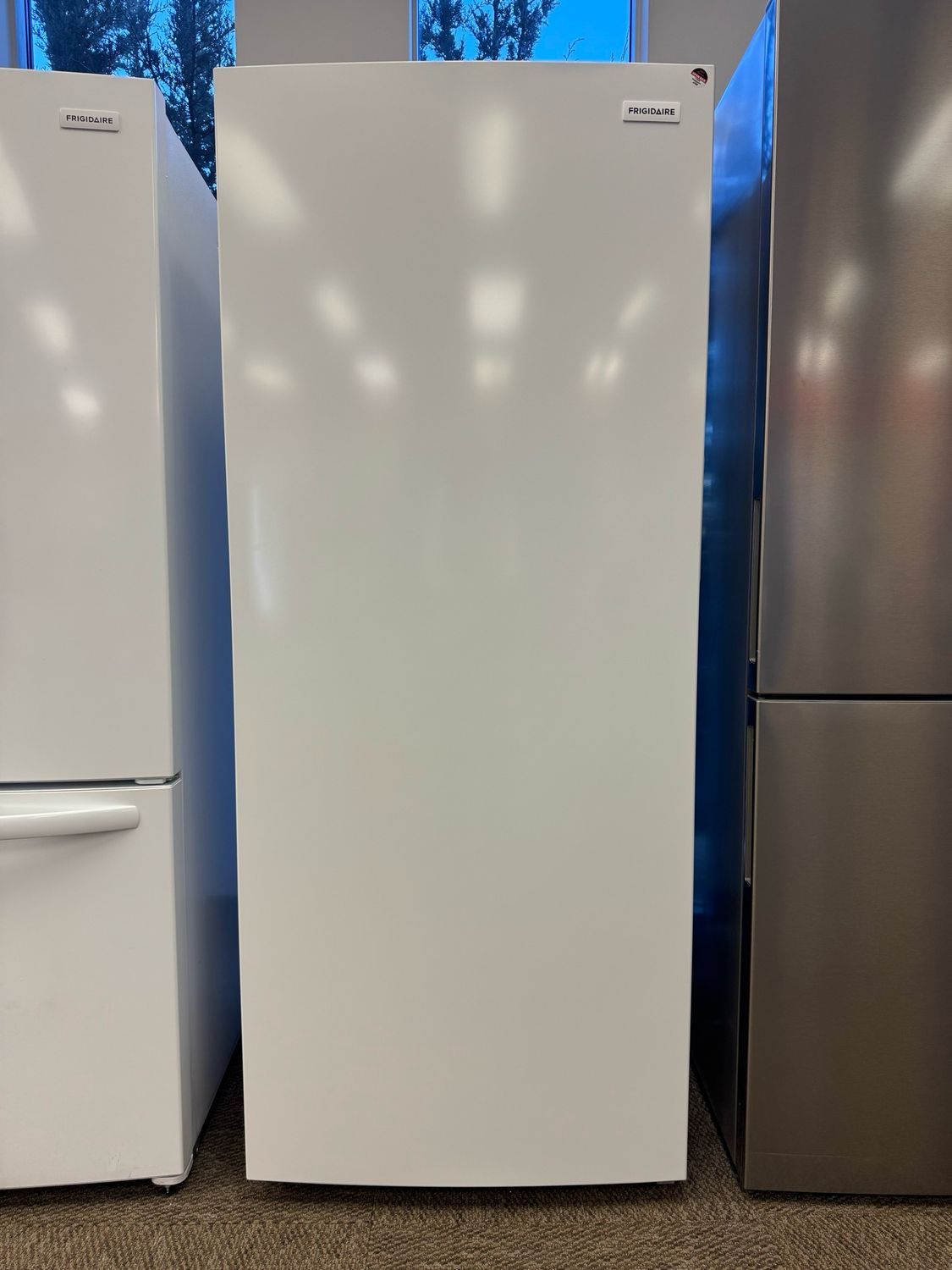 Open Box - Scratch & Dent Frigidaire Convertible Upright Fridge or Freezer 16 cu.ft FFUE1626AW