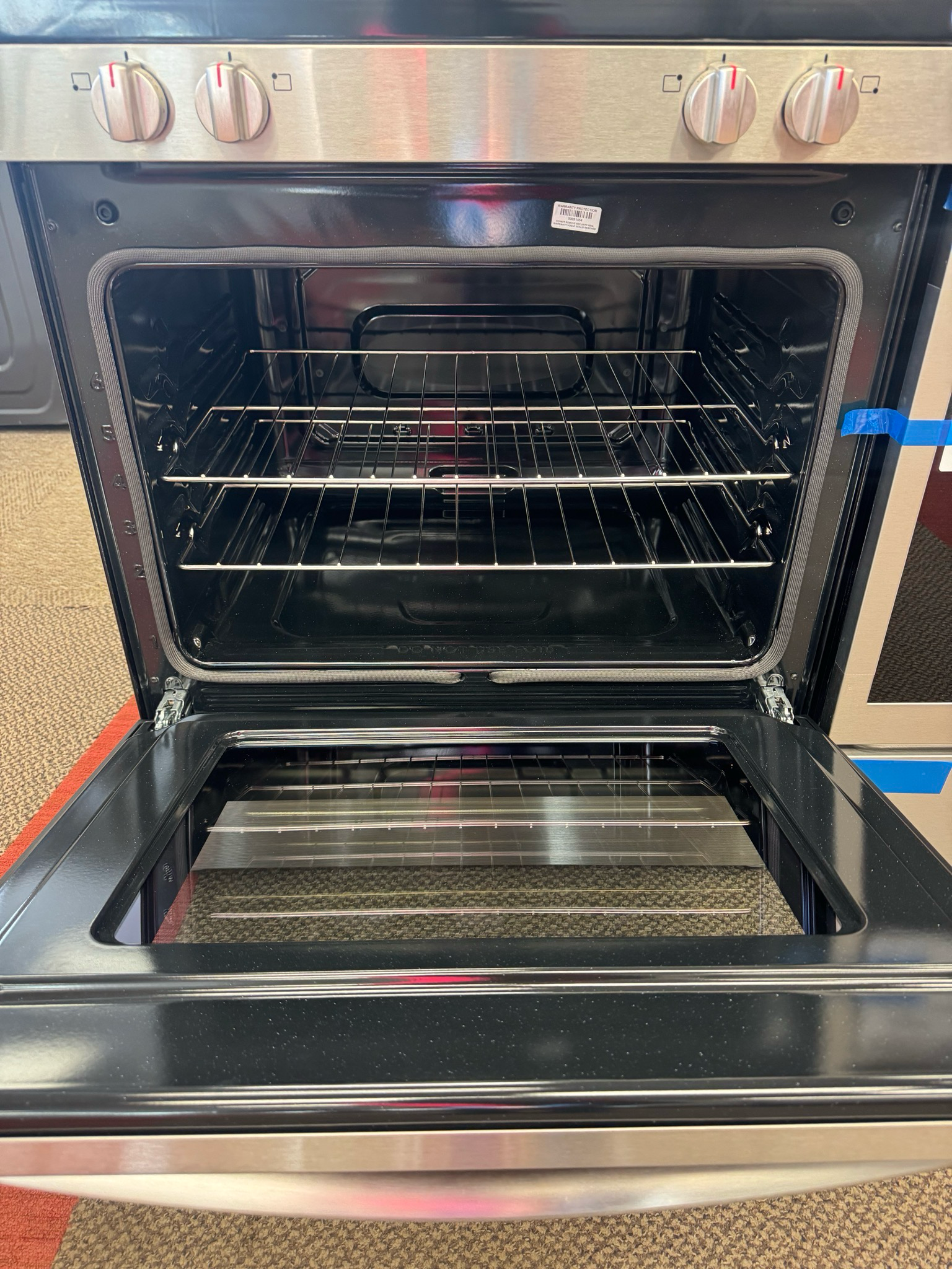 Open Box - Scratch & Dent Frigidaire Glass Top Stove FCRE306CAS