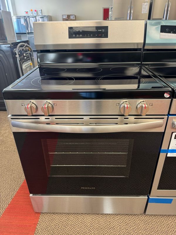 Open Box - Scratch & Dent Frigidaire Glass Top Stove FCRE306CAS Open Box - Scratch & Dent Frigidaire Glass Top Stove FCRE306CAS