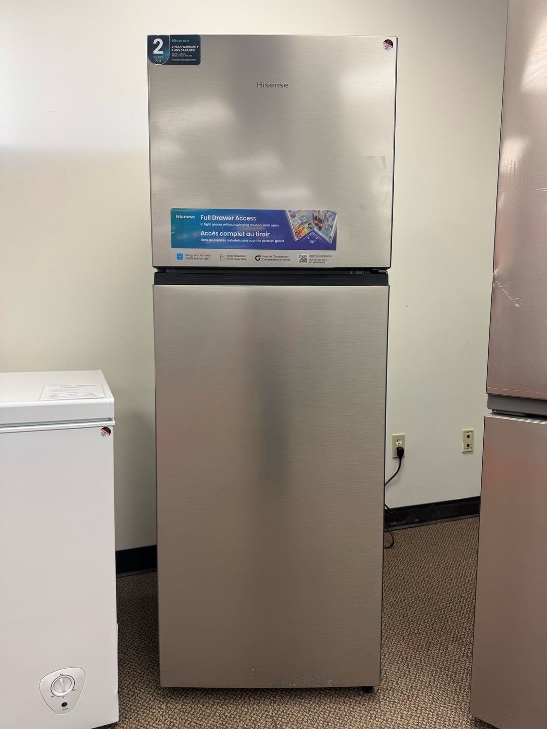 Open Box - Scratch & Dent Hisense 24” Top Mount Fridge RTI2A2CSE