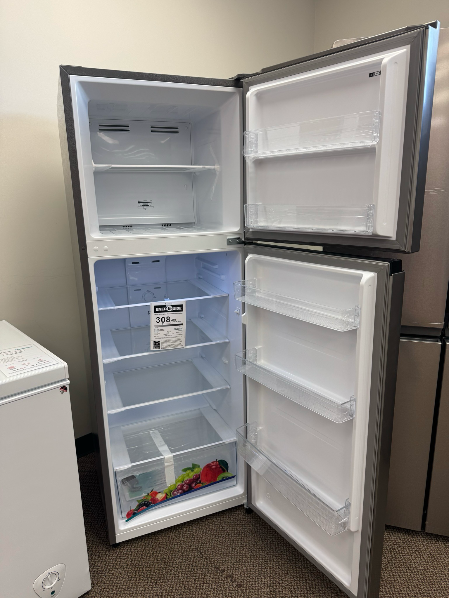 Open Box - Scratch & Dent Hisense 24” Top Mount Fridge RTI2A2CSE