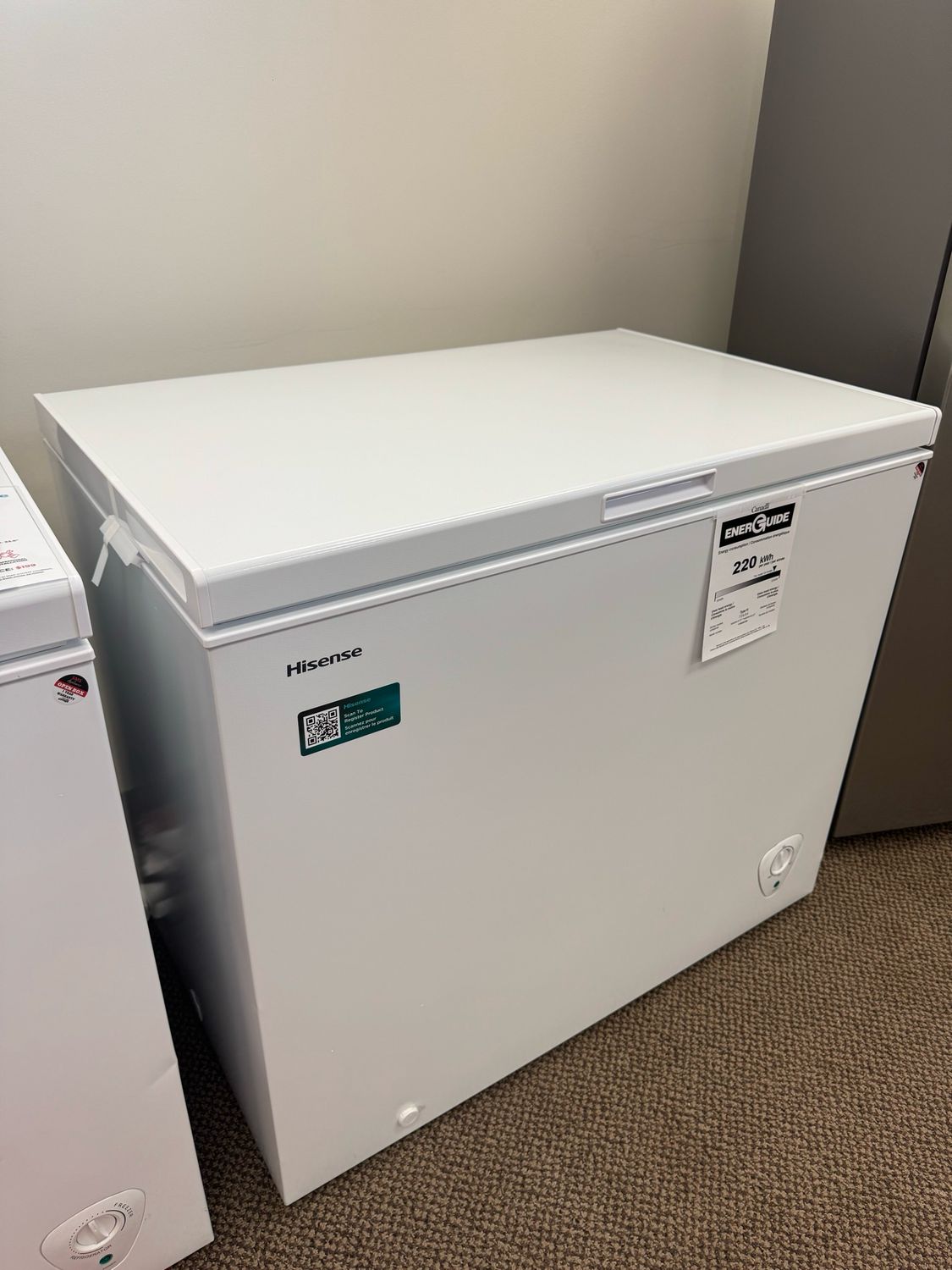 Open Box - Scratch & Dent Hisense Chest Freezer 8.8 cu.ftFC88D6CWD