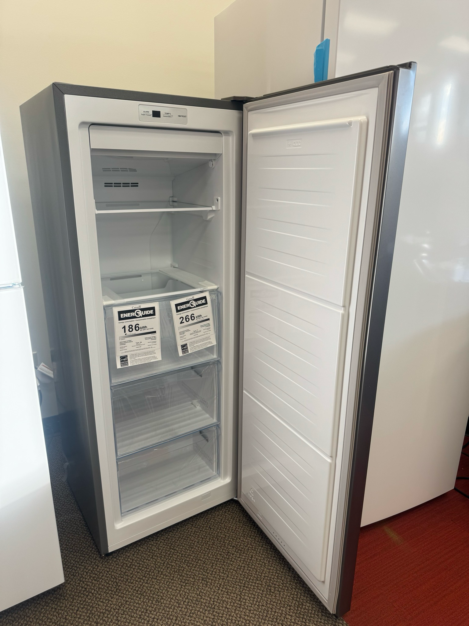 Open Box - Scratch & Dent Hisense Convertible Upright Fridge or Freezer 6 cu.ft FV06C7ASE