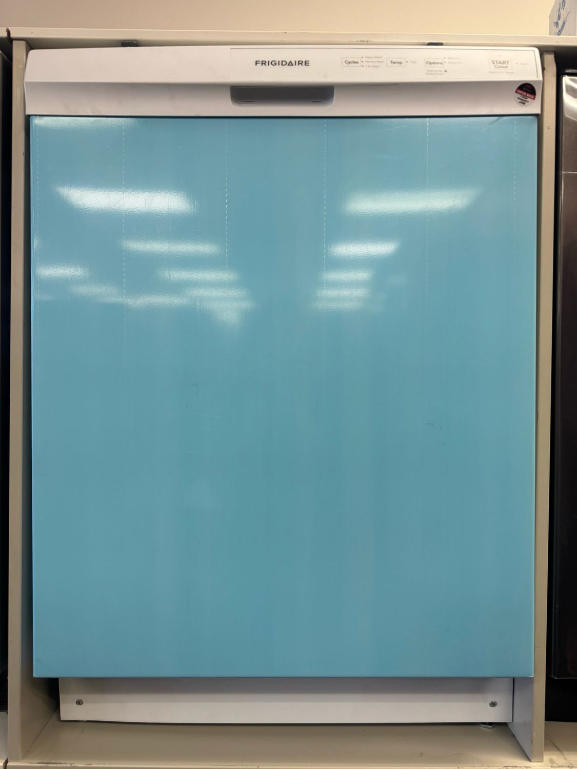 Open Box Frigidaire 24” Built-in dishwasher FFCD2413VW