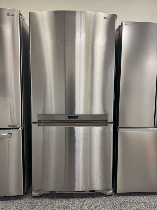 Refurbished Samsung 32” Bottom Mount Fridge RB194ACRS