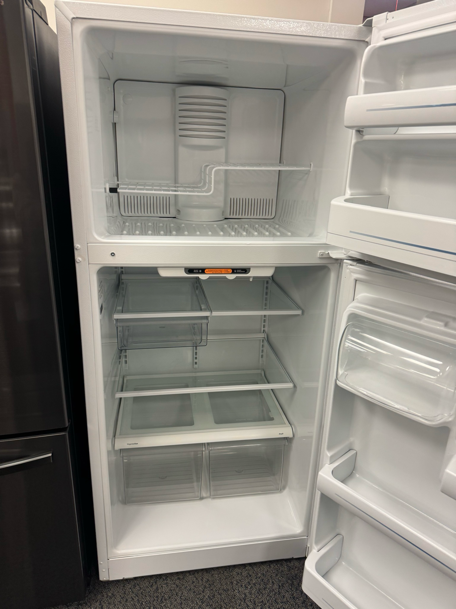 Refurbished GE Top Mount Fridge ATS118IBRWRWW