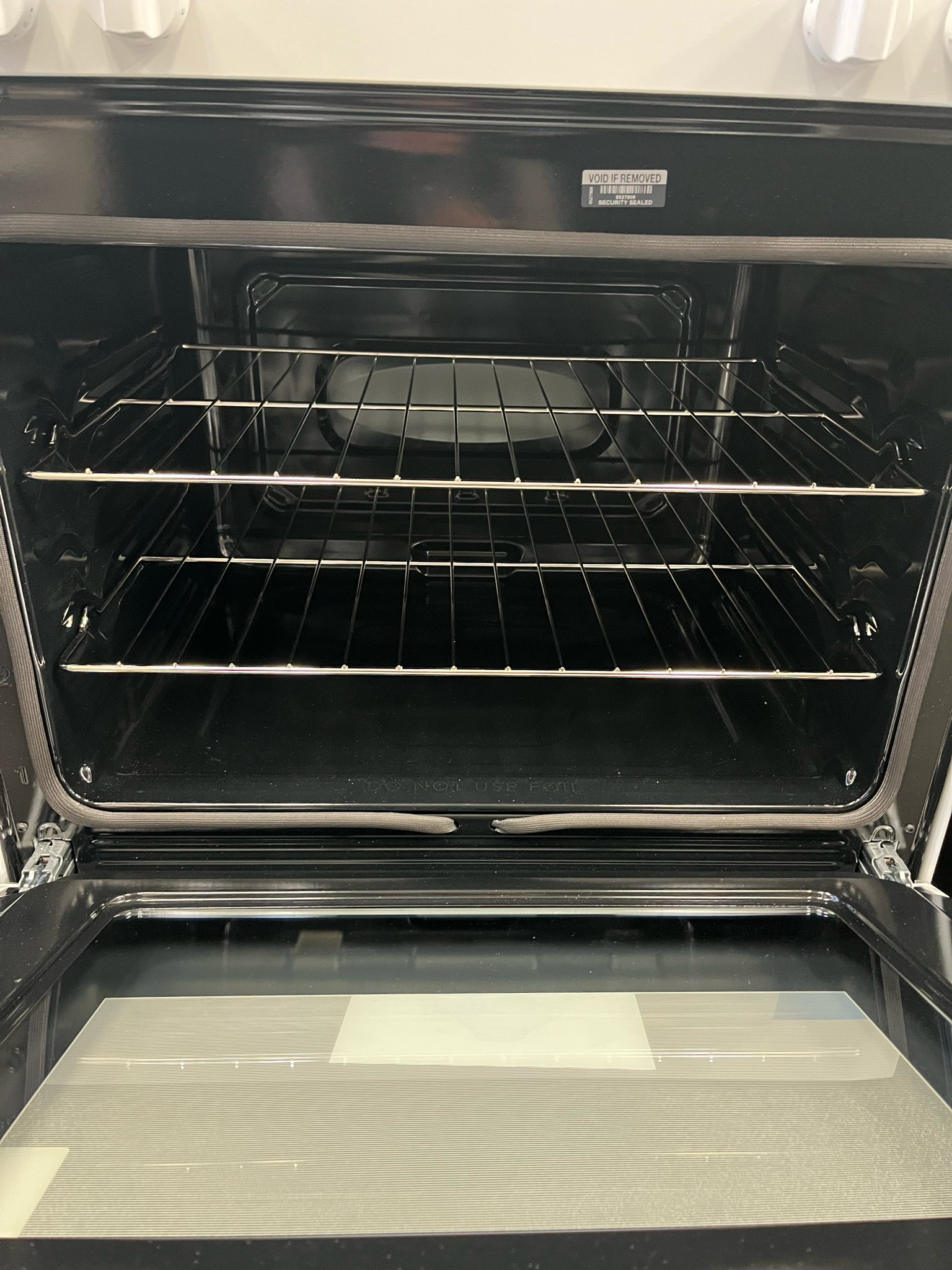 Open Box Frigidaire Glass Top Stove FCRE306C