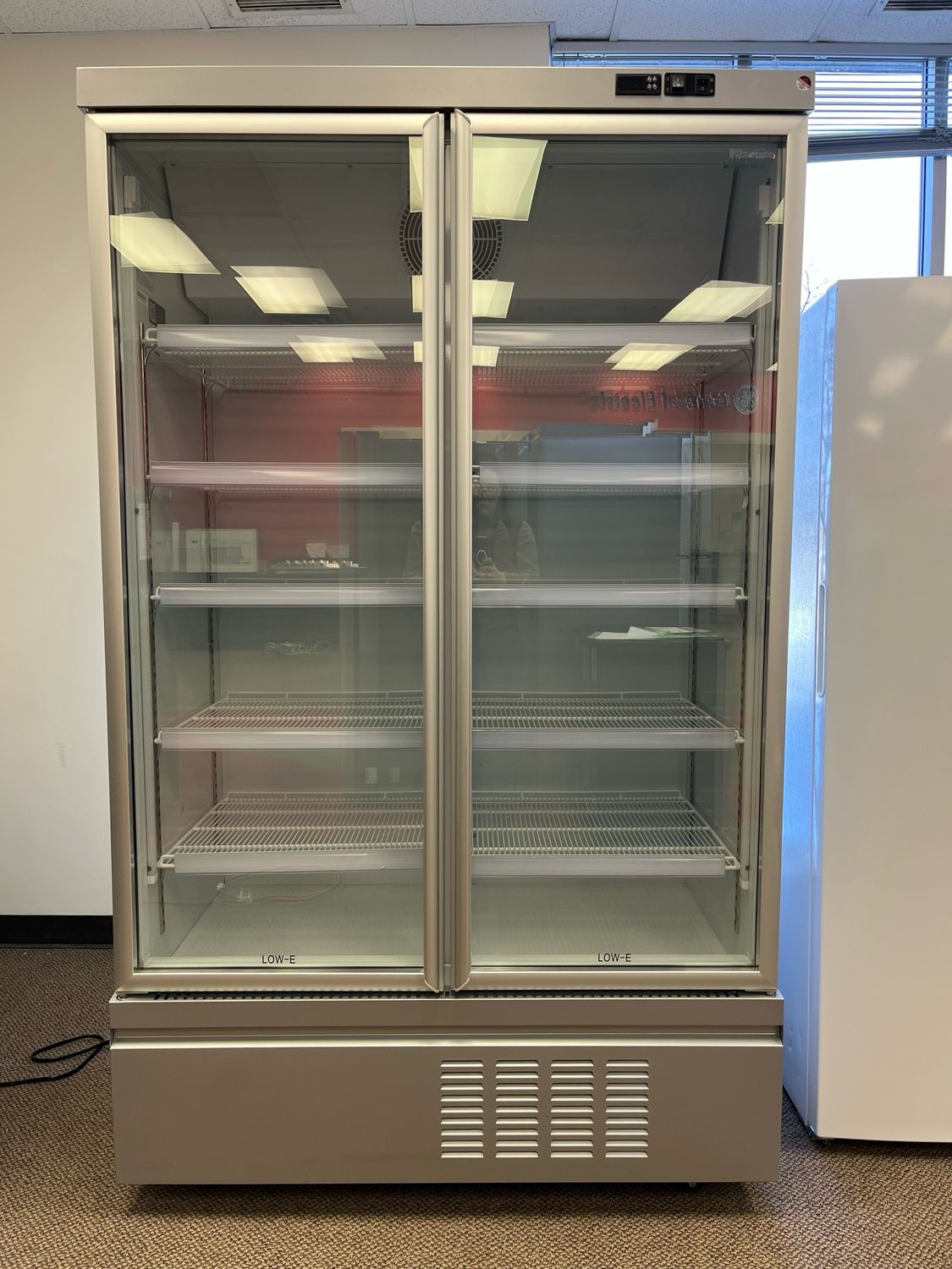 Open Box Hisense Commercial 2-Glass Door Reach In Fridge HSC950-