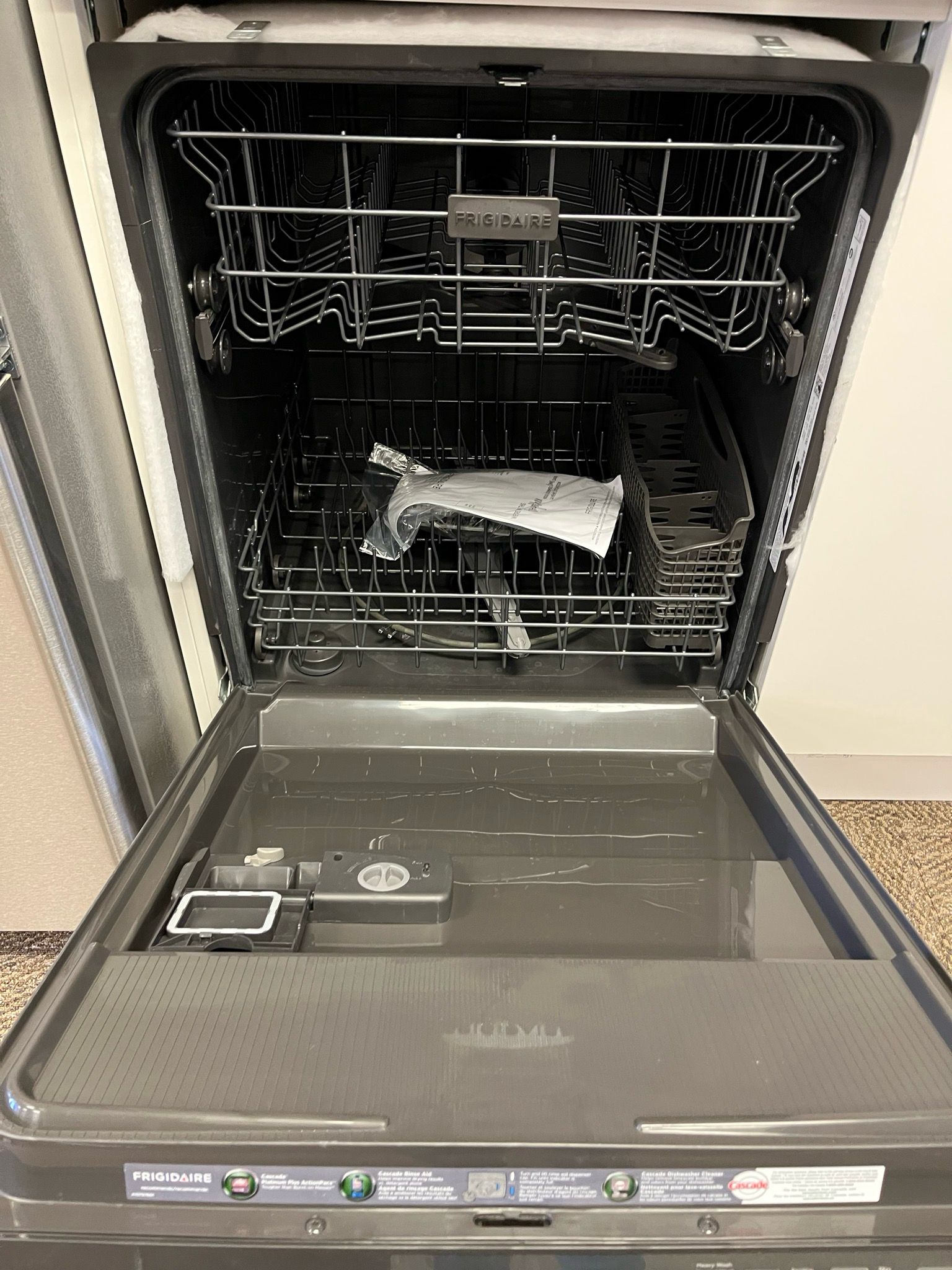 Open Box Frigidaire 24” Dishwasher FDPH431LAF