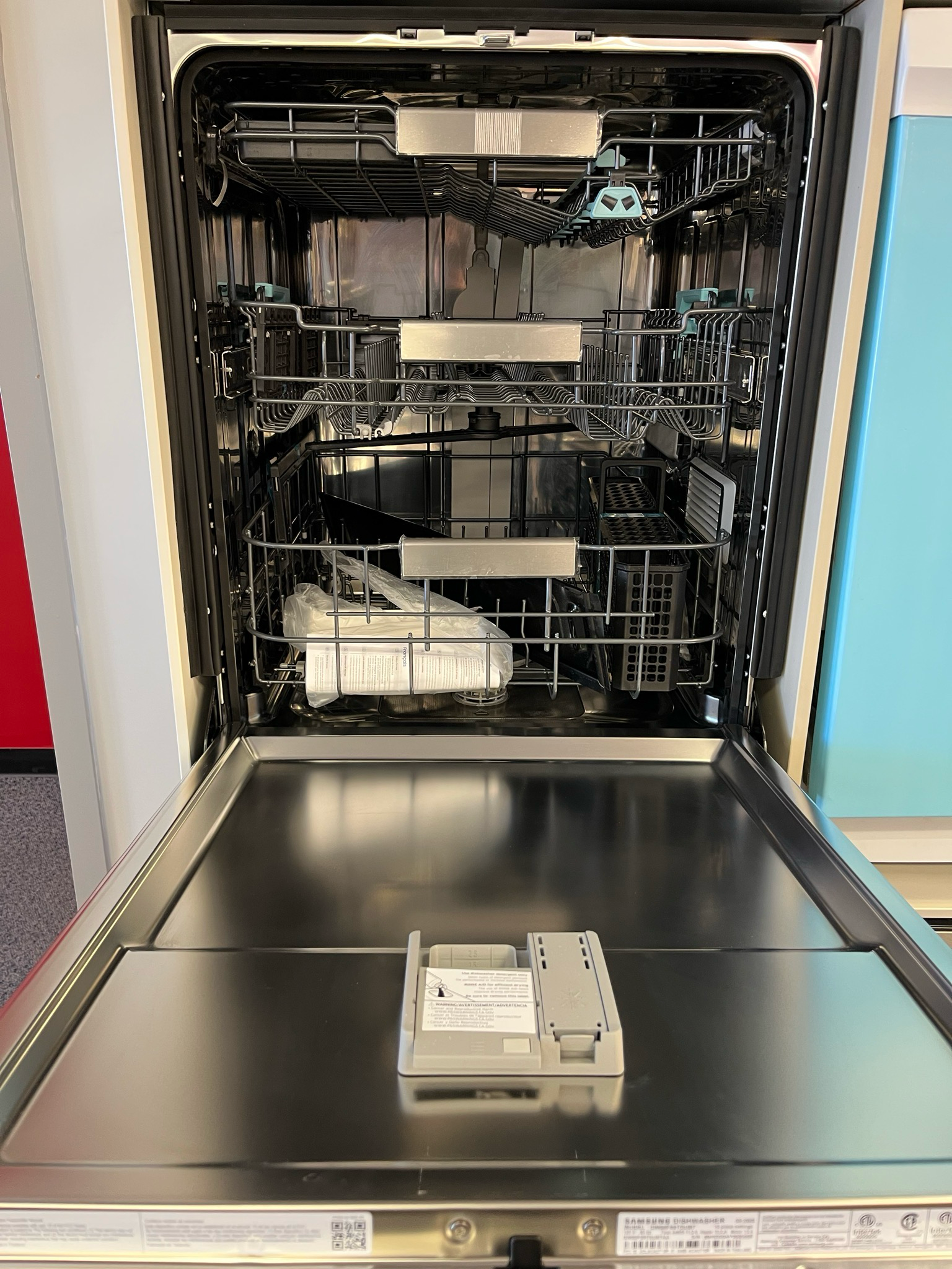 Open Box Samsung 24” Dishwasher DW90F89T0UMT