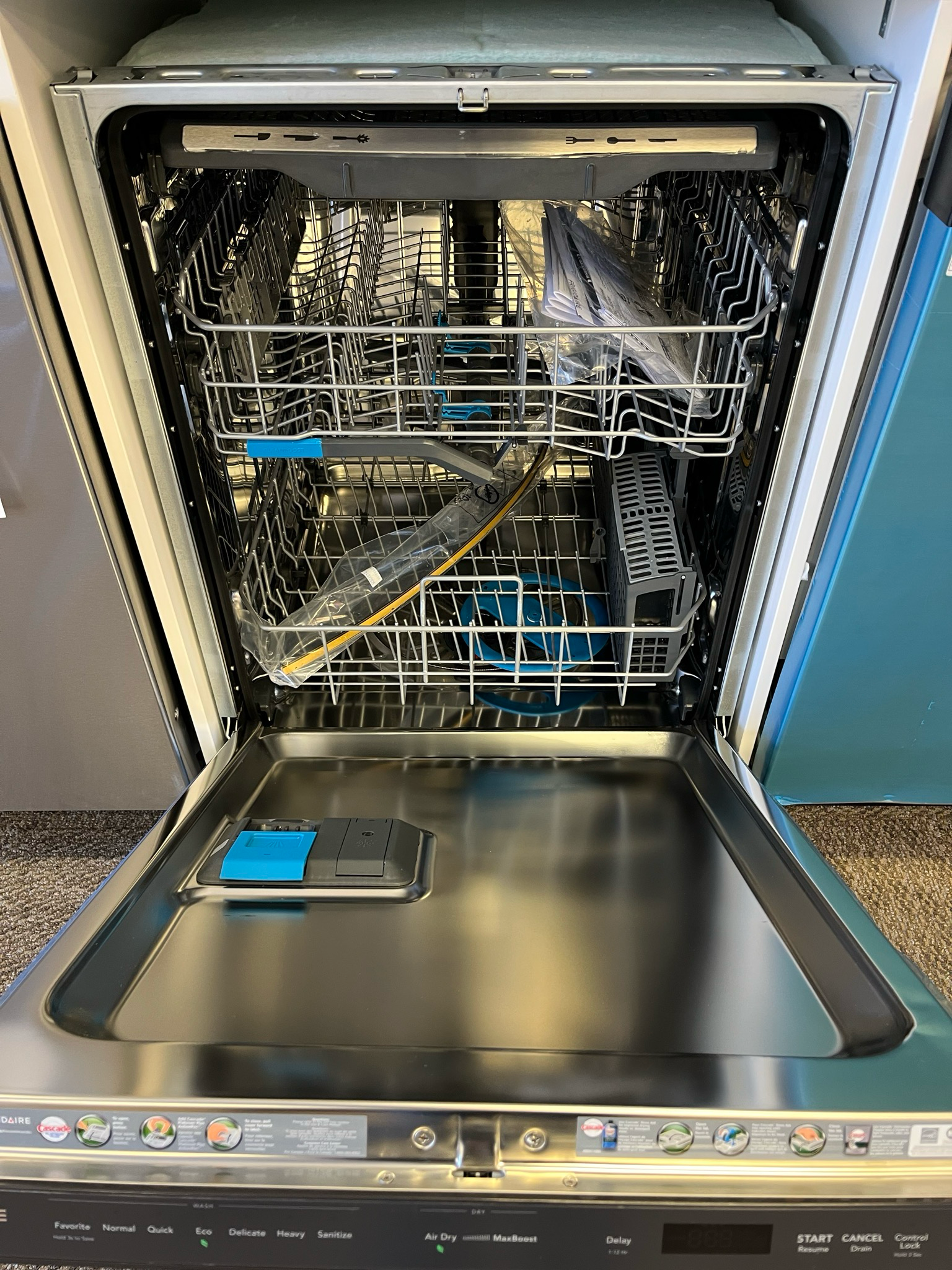 Open Box Frigidaire Gallery 24” Dishwasher GDSP4715AF