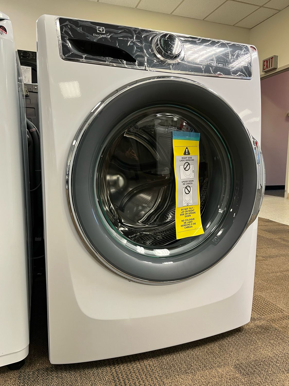 Open Box Electrolux Front Load Washer ELFW7537AW