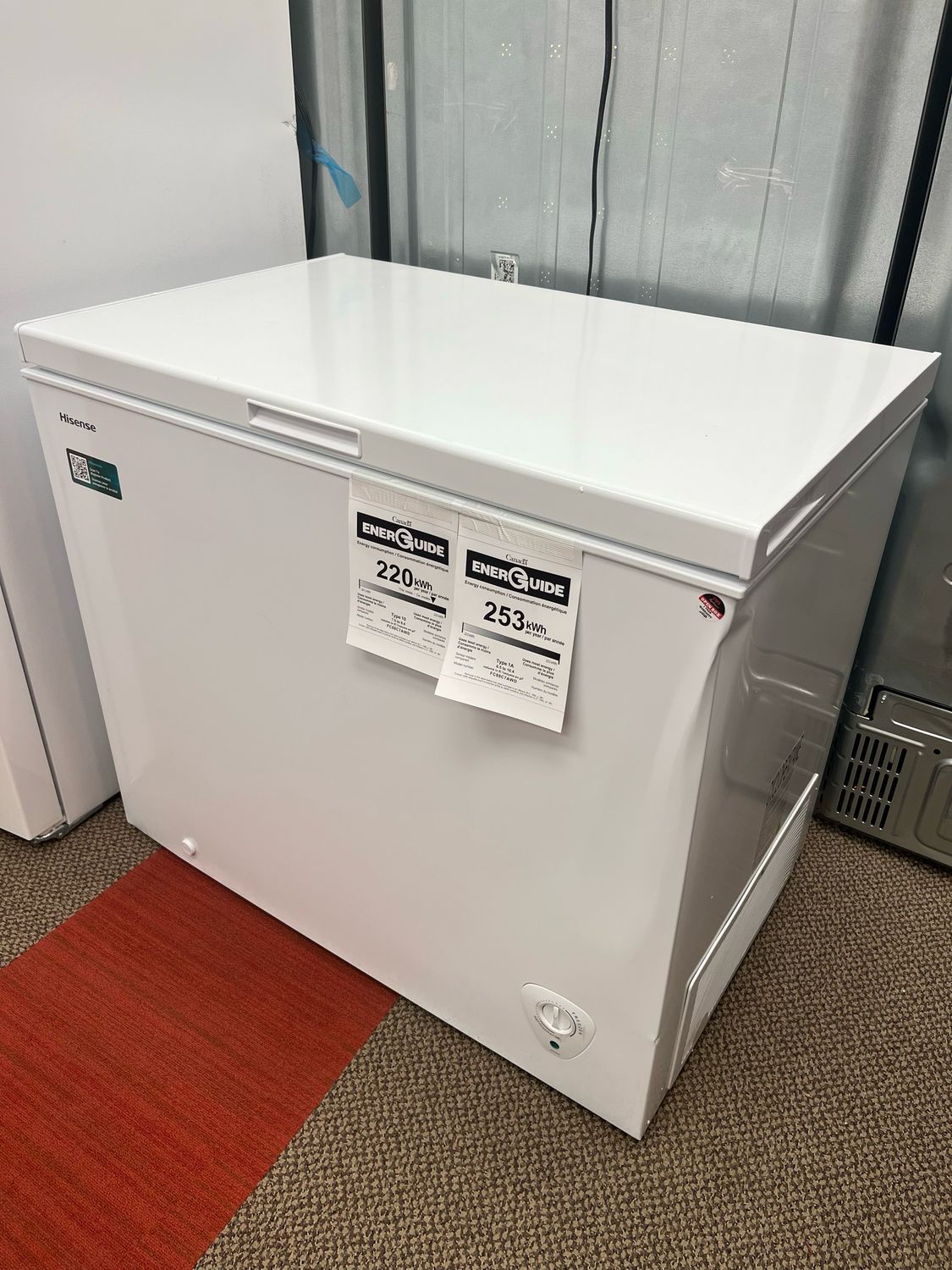 Open Box Hisense Chest Freezer 8.8 cu.ft FC88C7AWD Open Box Hisense Chest Freezer 8.8 cu.ft FC88C7AWD