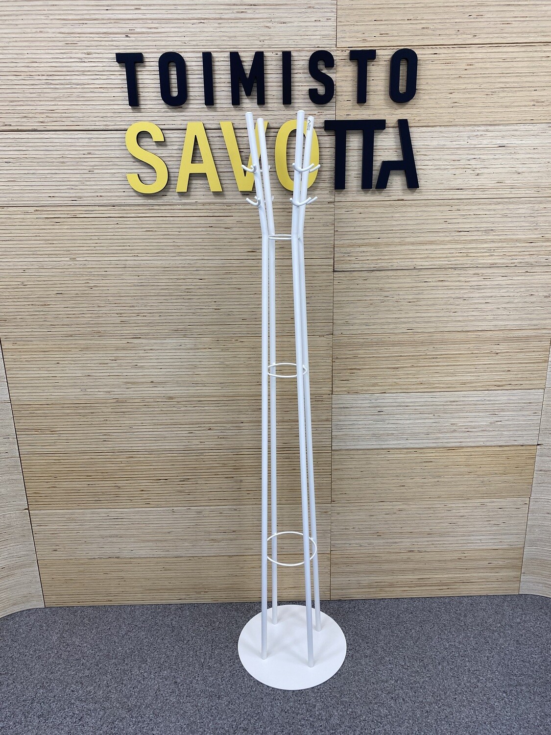 Naulakot ja vaatekaapit, useita eri malleja - klikkaa kuvaa ja katso tuotteet - OUTLET poistoja
