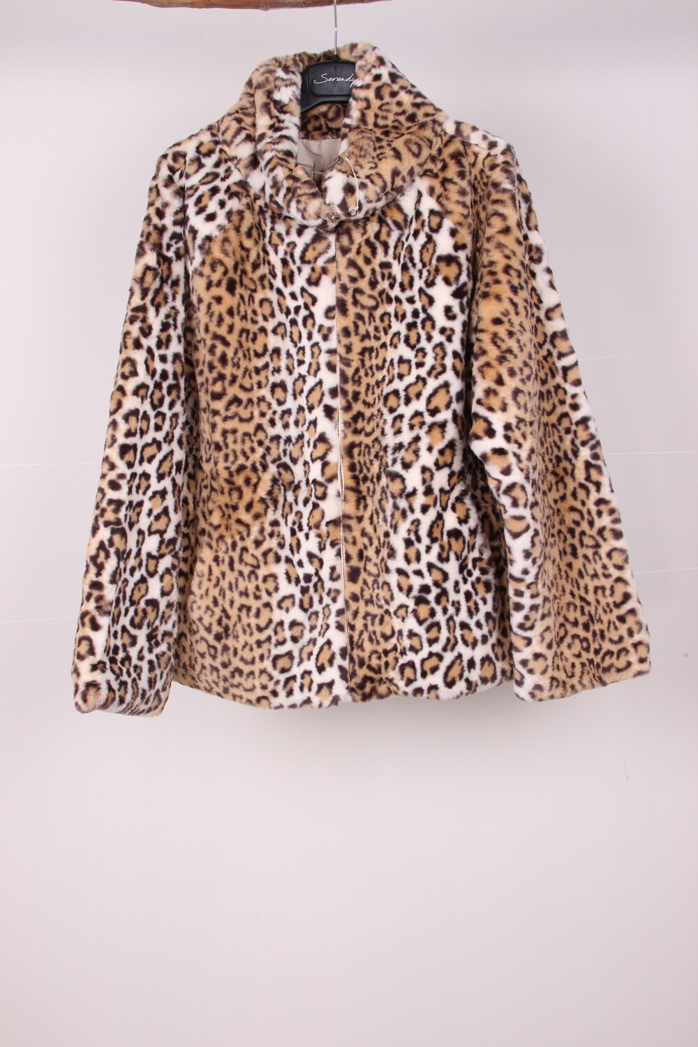 Abrigo print leopardo.