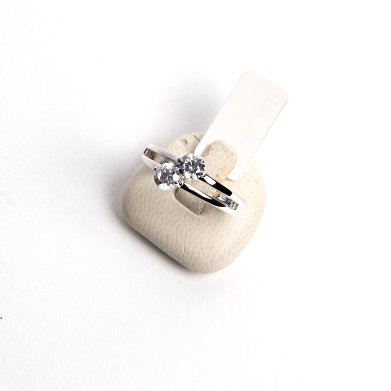 Bague or 18 carats et zirconium