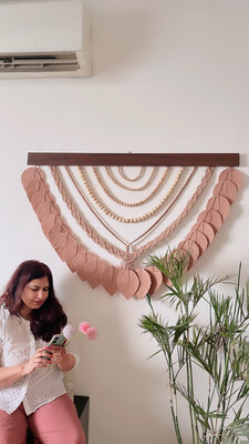 Big Wallhanging With Leafs And Wooden Beads