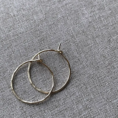 Sol & Stonne Small Hammered Hoops Gold 008