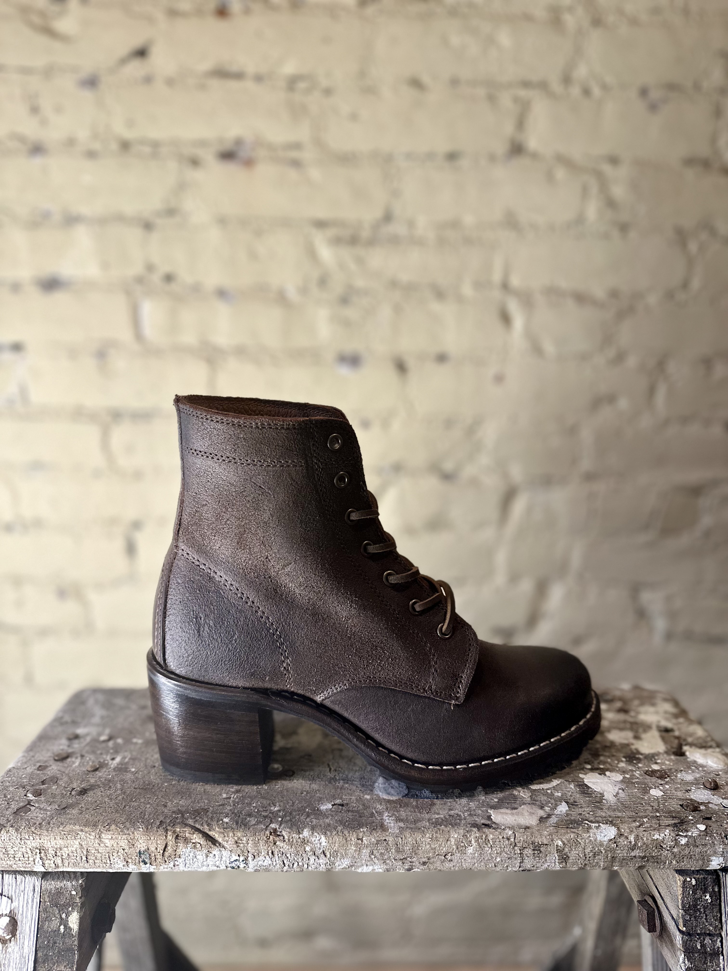 Frye Sabrina 6G Lace Up