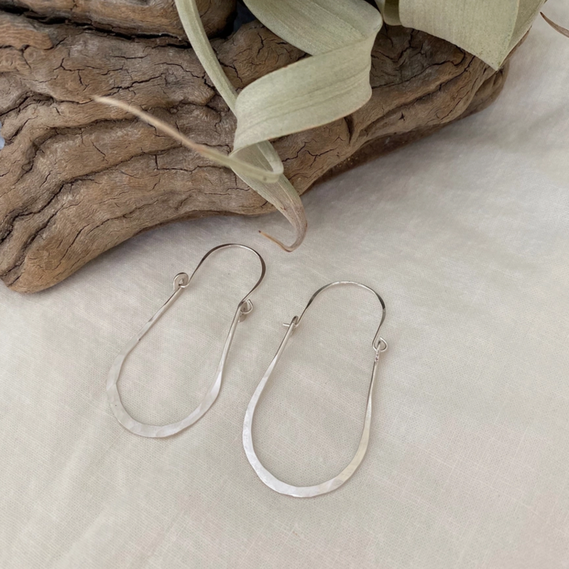 Scout and Sea Medium Classic Sterling Silver Hoop SEA18